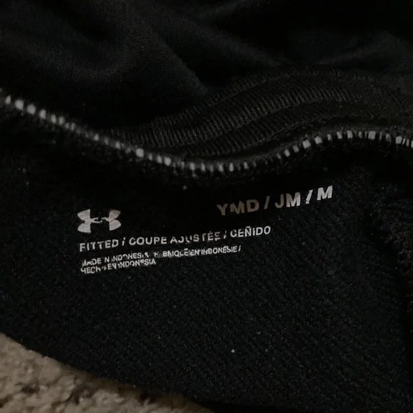 Under armour black shorts - Picture 3 of 3